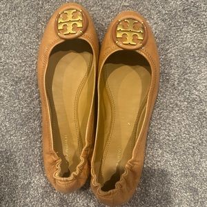 Tory Burch Minnie Travel Ballet in Royal Tan / Gold